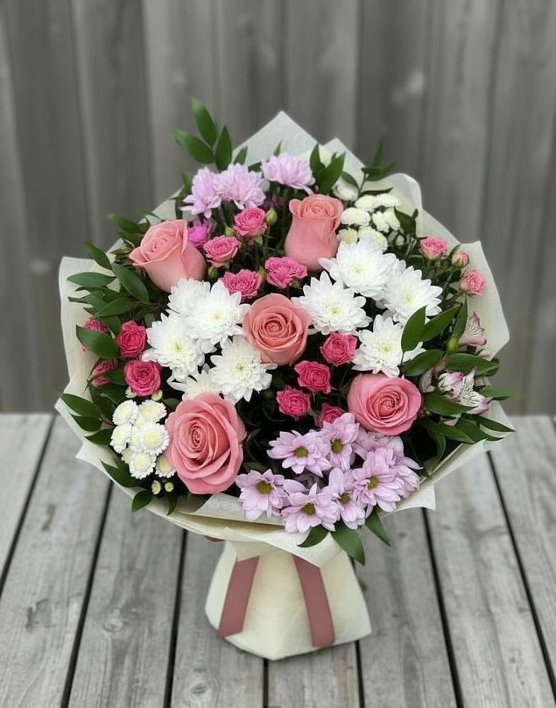 Букет цветов из: Альстромерии, Гвоздики, Розы и Хризантемы в Славный