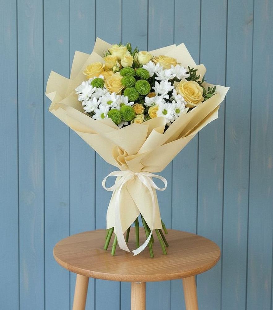 Букет цветов из: Хризантемы и Розы в Славный