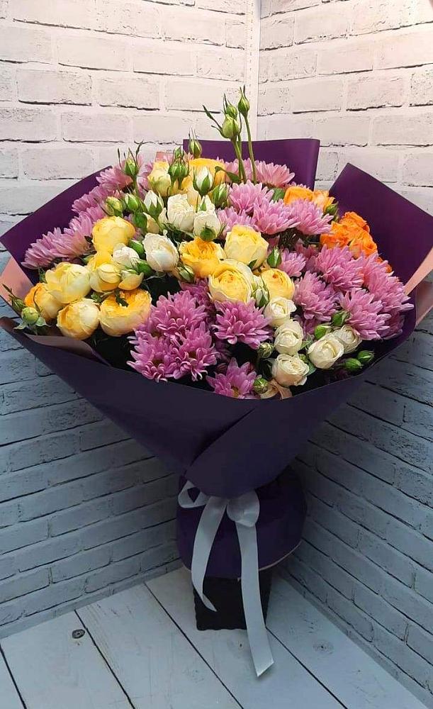 Букет цветов из: Хризантемы и Розы в Славный