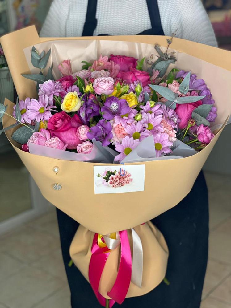 Букет цветов из: Хризантемы, Гвоздики и Альстромерии в Славный