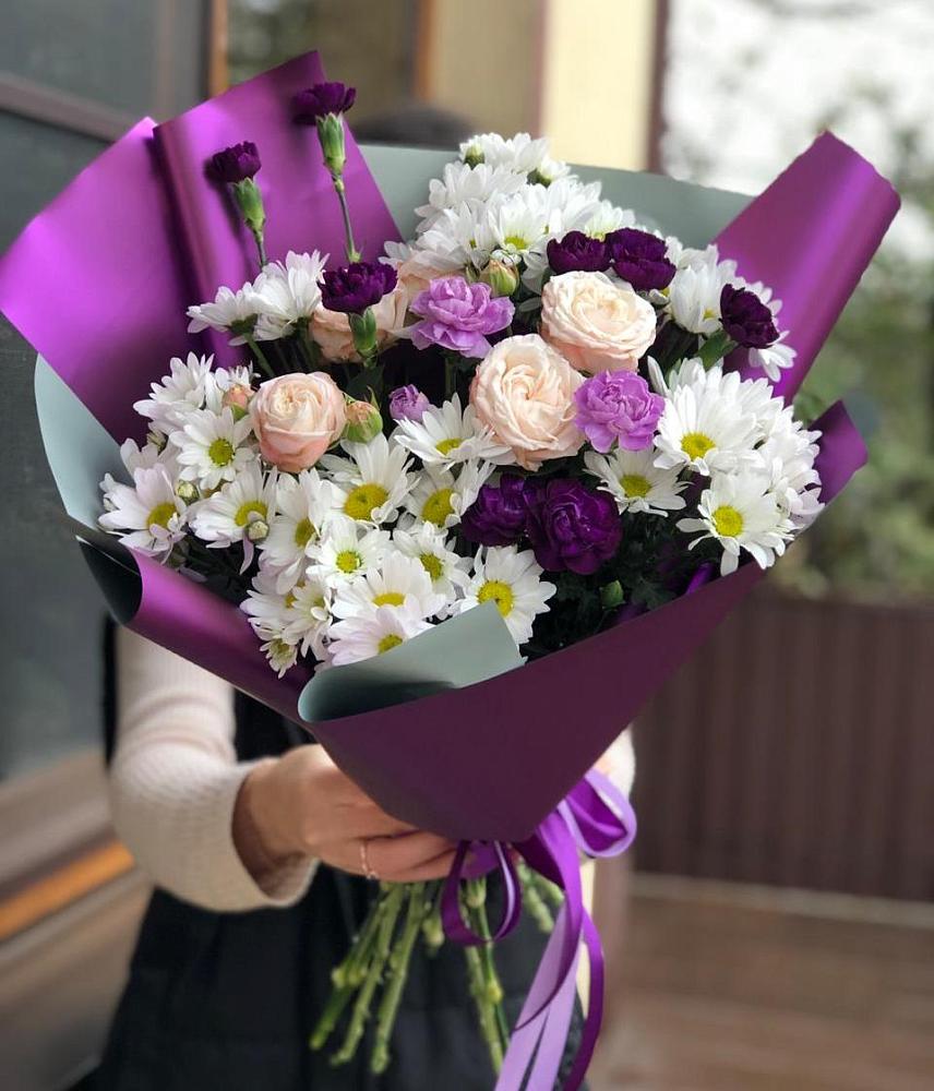 Букет цветов из: Хризантемы, Гвоздики и Розы в Славный