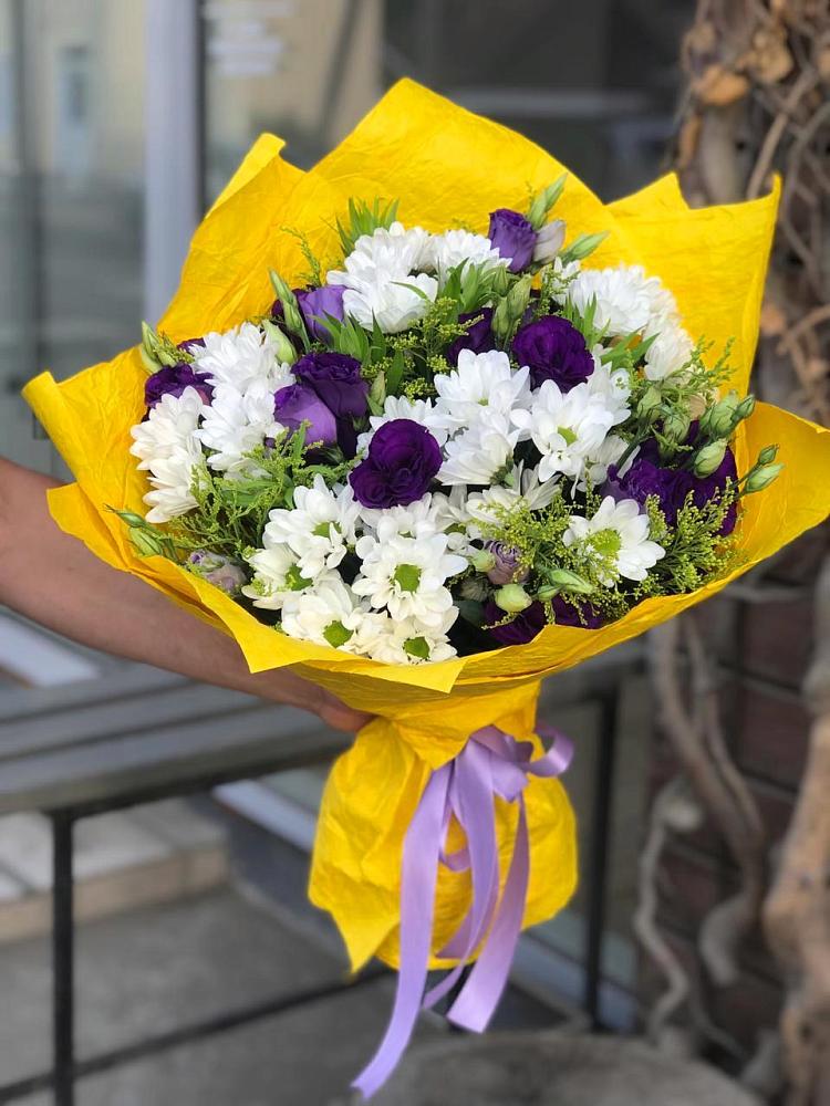 Букет цветов из: Ирисы, Хризантемы и Ромашки в Славный