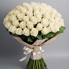 Букет 101 беля роза Белоснежка в Славный