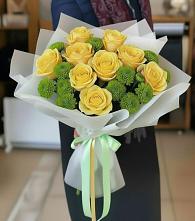 Букет цветов из:  Хризантемы и Розы в Славный