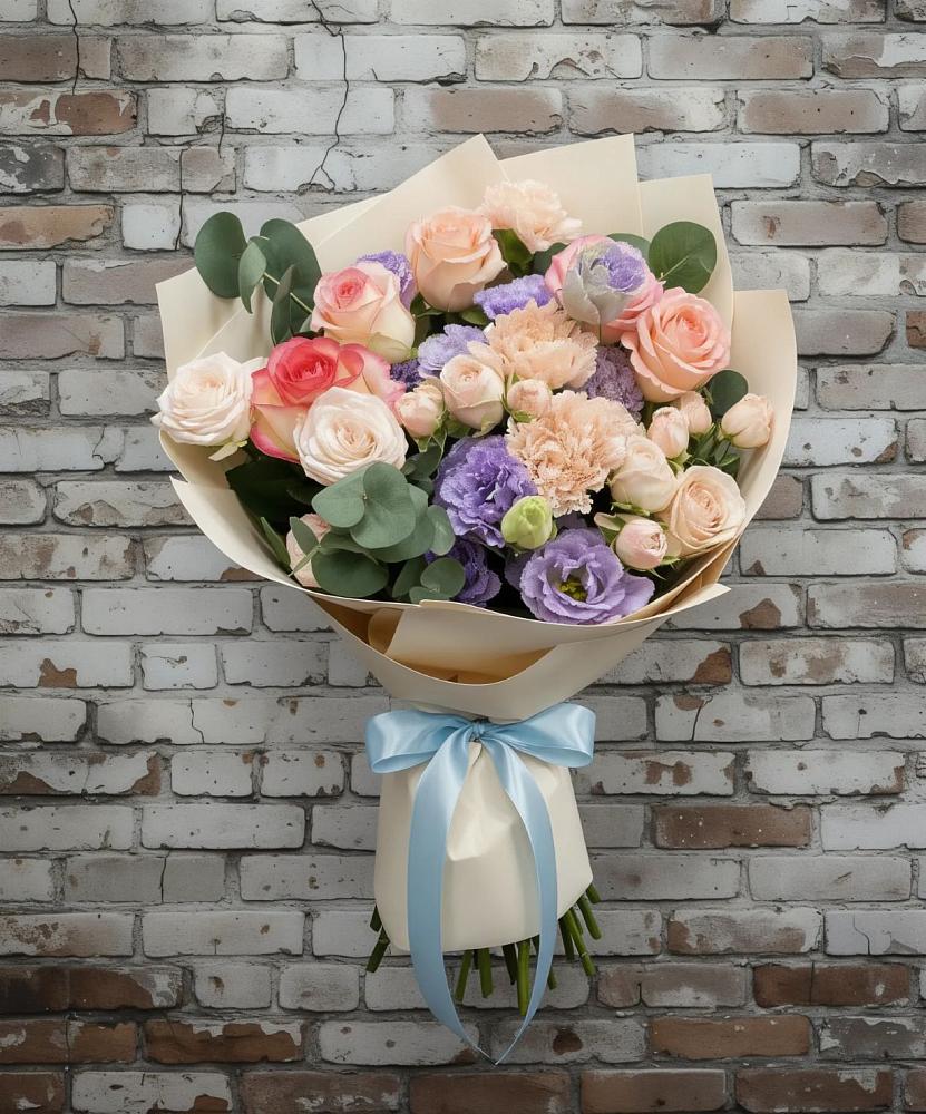 Букет цветов из: Розы, Лизиантусы и Гвоздики в Славный