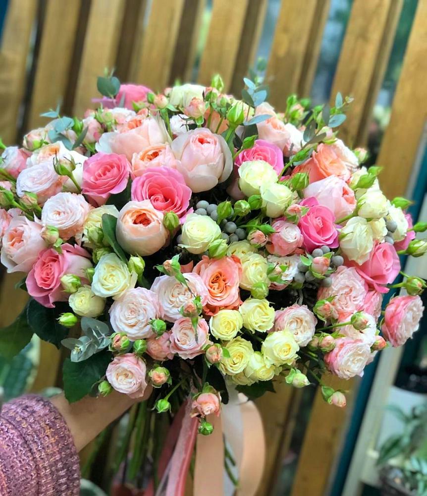 Букет цветов из: Розы в Славный