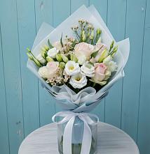 Букет цветов из:  Розы и Лизиантусы в Славный