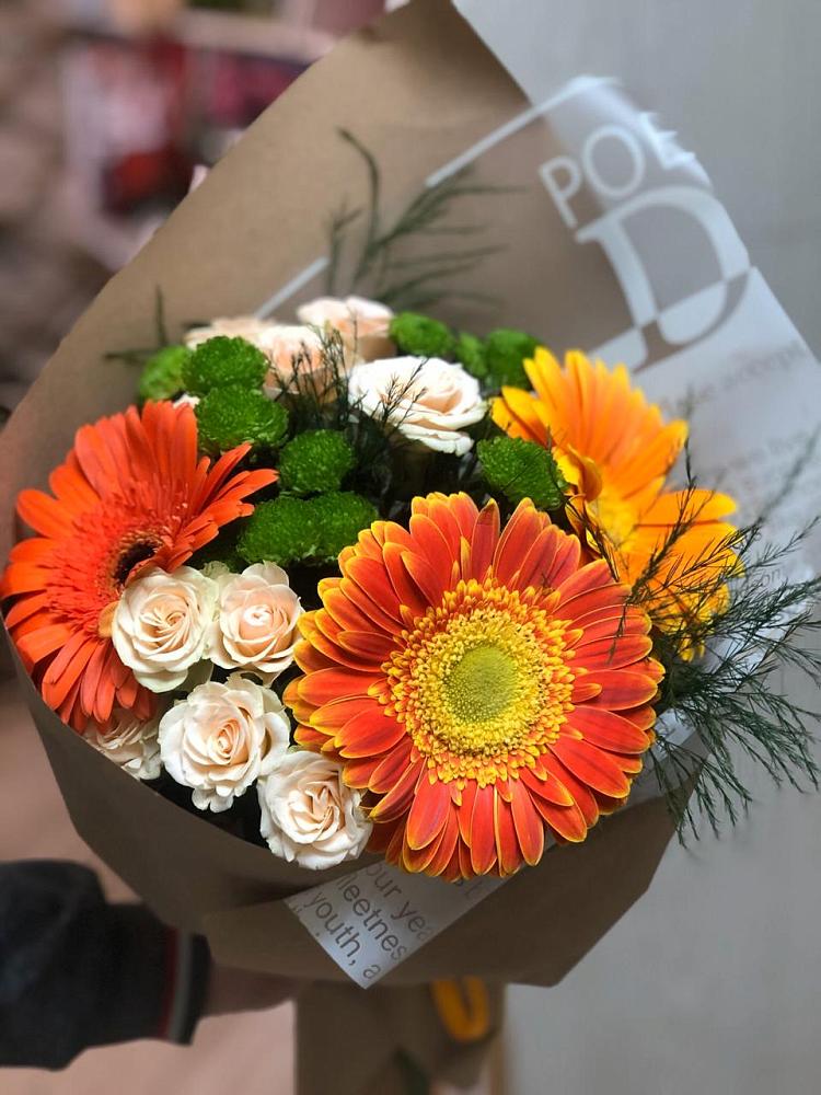 Букет цветов из: Герберы, Хризантемы и Розы в Славный