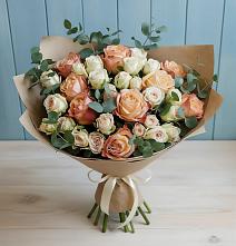 Букет цветов из:  Альстромерии и Розы в Славный