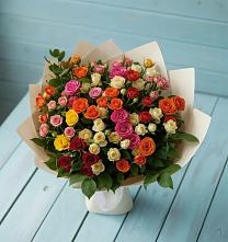 Букет Микс из разноцветных кустовых роз в Славный